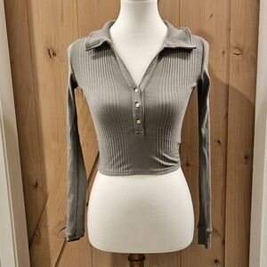 Green cropped button up aerie (XS)